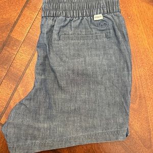 MAGELLAN Outdoors ~ Women's Blue Dark Wash Short Shorts 3 Pockets